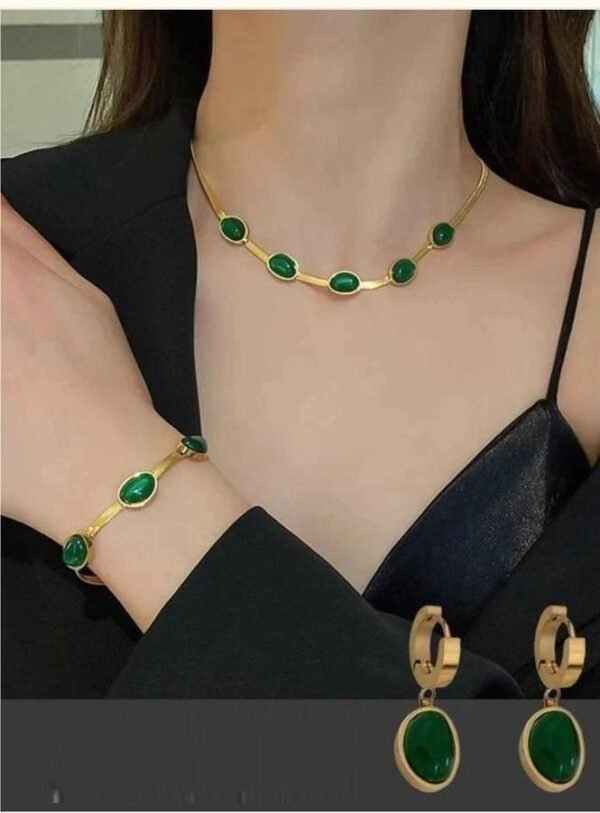 Oval Green Crystal Pendant Necklace Set With Bracelet - Image 4